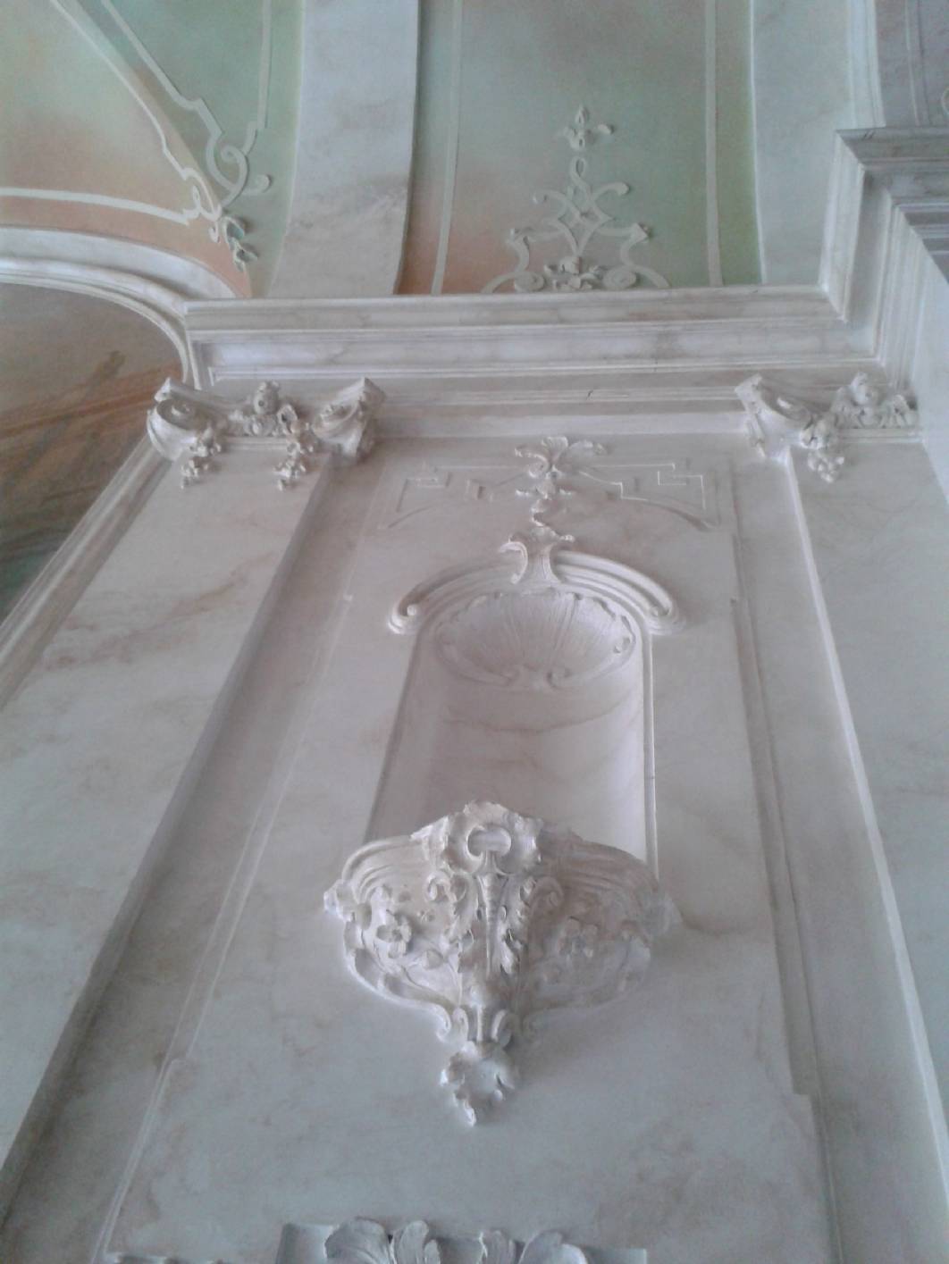 Marmorimitation, Marmorierung, Deckenmalerei, Kalkspachtel, Spachteltechnik, Schablonentechnik, Jugendstil  Treppenhaus, Treppenhaus Berlin, Gründerzeit Treppenhaus Berlin, Malerarbeiten Berlin, Maler Berlin, Restaurierung Berlin, Schablonen, Lasur, Lasuren, Kreuzberg, Prenzlauer Berg, Charlottenburg